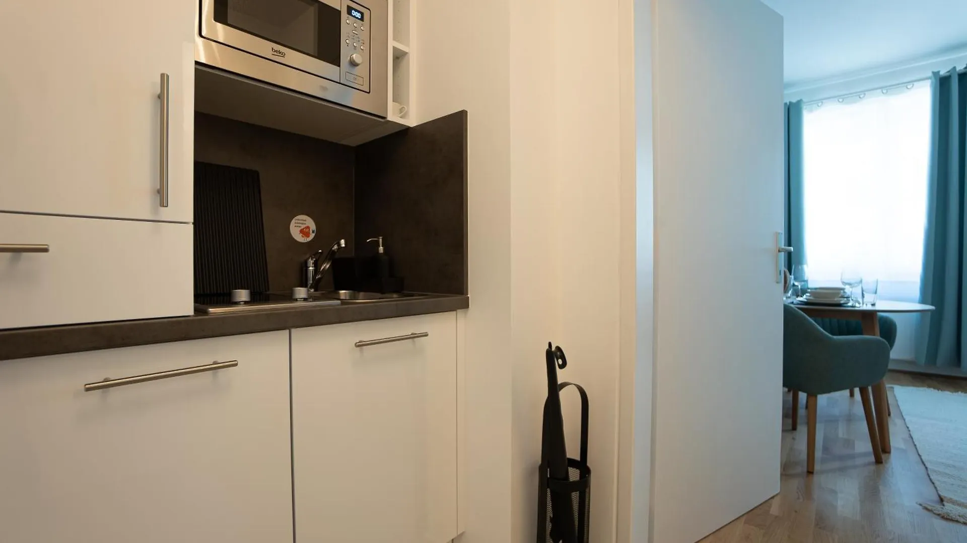 Bright & Modern Studio In Center With A Queen Bed فيينا